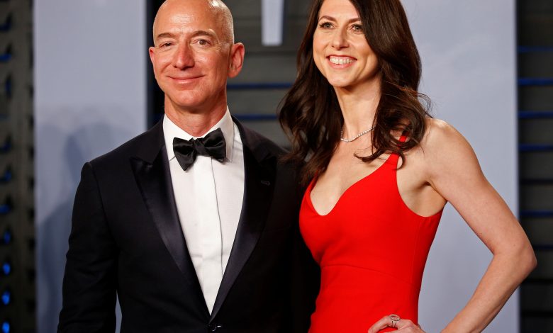 Quem é MacKenzie Scott, ex-mulher de Jeff Bezos e bilionária que já doou mais de US$ 19 bilhões