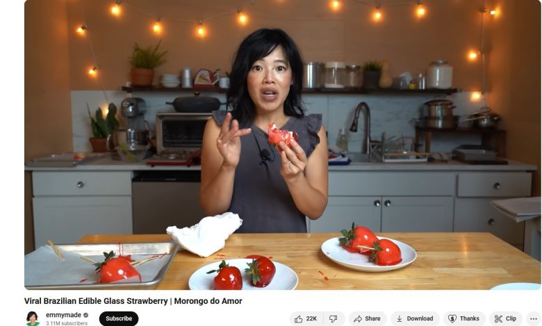 'Morongo' do amor: youtuber americana viraliza ao escrever errado nome da fruta e é avisada por brasileiros