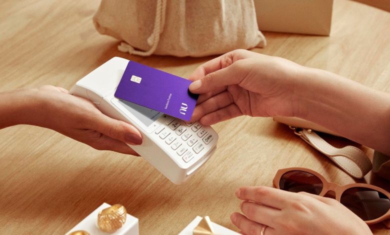 NuBank turbina benefícios para clientes de alta renda e aposta em viagens