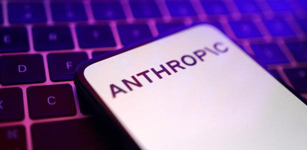 Logotipo da Anthropic em tela de celular