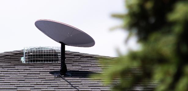 Antena parabólica da Starlink, rede de comunicação da SpaceX; empresa quer oferecer internet diretamente a celulares via satélite