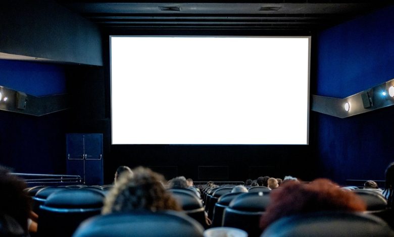 TikTok exibirá aulões gratuitos para o Enem 2025 em cinemas de todo o Brasil