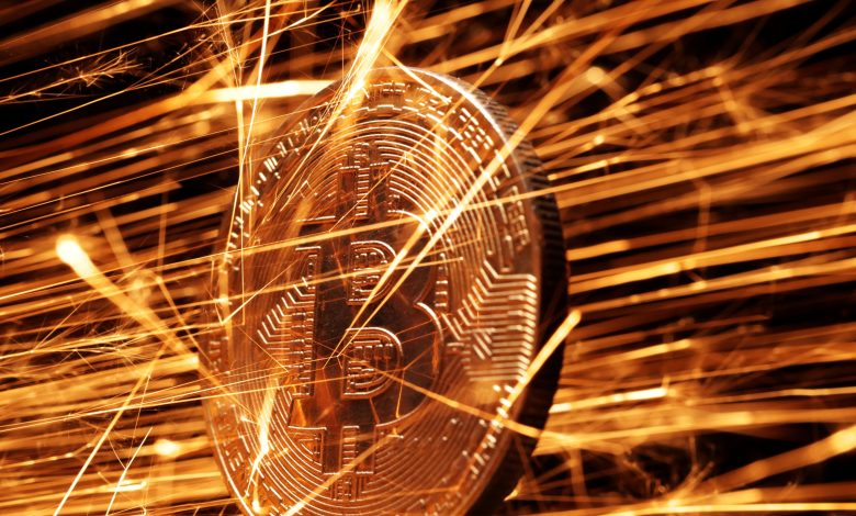Bitcoin encosta em US$ 80 mil, no menor nível em sete meses
