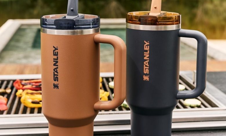 Novos modelos de garrafas e copos Stanley na Black Friday da Amazon; confira as oportunidades