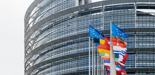 Parlamento Europeu cobra que bloco estabeleça idades mínimas para acesso às redes sociais