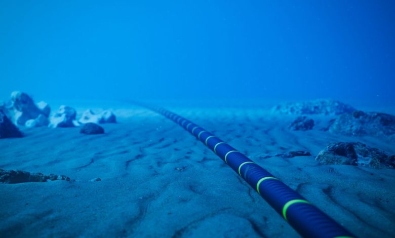 Tensões geopolíticas atrasam instalação de cabos submarinos do Google e Meta