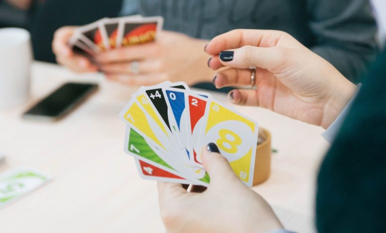 UNO, Perfil, Baralhos especiais e outros jogos de carta a partir de R$12 na Amazon