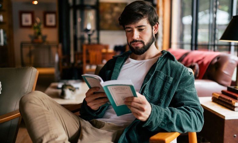 20 opções de livros com menos de 200 páginas e a partir de R$10 para começar 2026 lendo mais