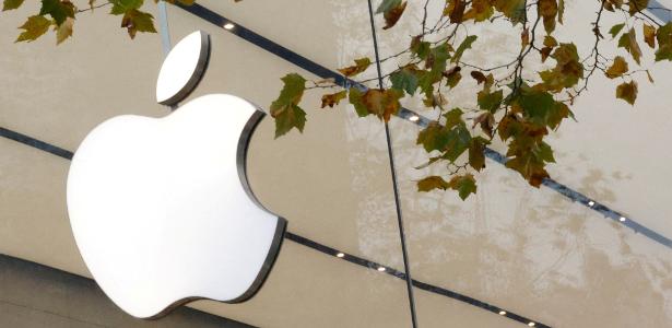 Logotipo da Apple em loja em Bruxelas, na Bélgica