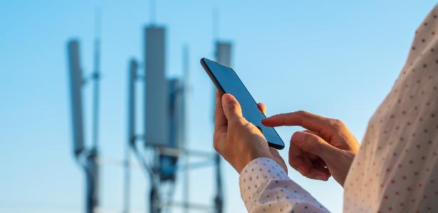 Antenas de internet móvel contam com baterias que duram algumas horas, no caso de queda de energia elétrica