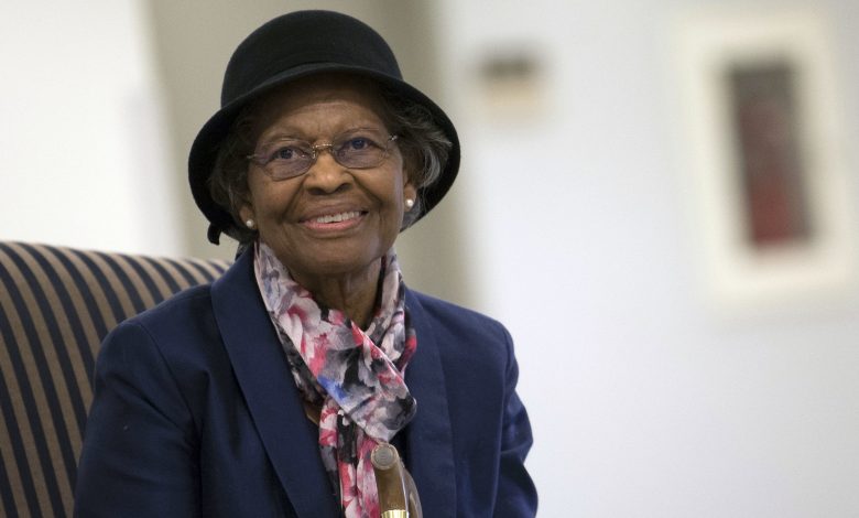 Gladys West, matemática considerada 'mãe do GPS', morre aos 95 anos, diz site