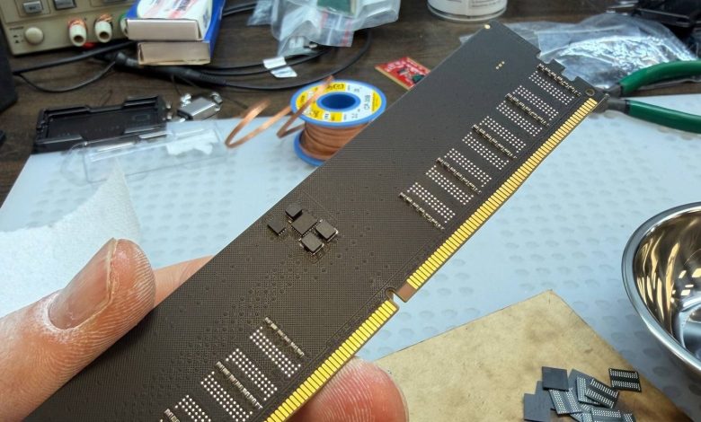 Modder cria sua própria memória RAM DDR5 para fugir da crise