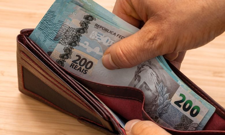 Governo usa WhatsApp para avisar sobre isenção de IR para quem ganha até R$ 5 mil