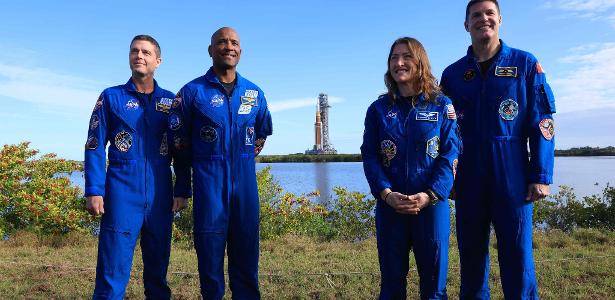 17.jan.2026 - Astronautas da missão Artemis 2: o comandante Reid Wiseman, Victor Clover, Christina Koch e Jeremy Hansen