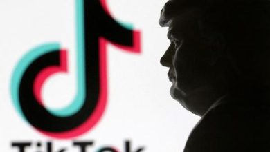 Ilustração mostra boneco de Donald Trump e logo do TikTok
