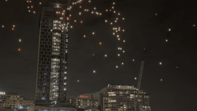 Drones caem do céu após falha técnica em festival na Austrália