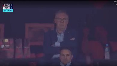 É #FAKE foto de Carlo Ancelotti dormindo no jogo Athletico-PR x Flamengo; imagem foi manipulada com inteligência artificial