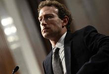 31.jan.2024 - Mark Zuckerberg, CEO da Meta, durante testemunho ao comitê judiciário do Senado; empresário foi um dos convocados a falar sobre segurança infantil
