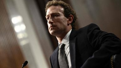 31.jan.2024 - Mark Zuckerberg, CEO da Meta, durante testemunho ao comitê judiciário do Senado; empresário foi um dos convocados a falar sobre segurança infantil