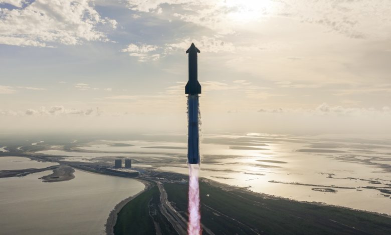 EUA suspendem voos da nave Starship após falha em foguete
