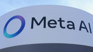 20.jan.2025 - Logotipo da Meta AI (inteligência artificial da Meta) em estande da empresa durante o Fórum Econômico Mundial, em Davos (Suíça)