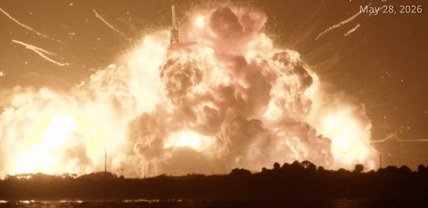 Foguete da Blue Origin explode durante teste na plataforma de lançamento