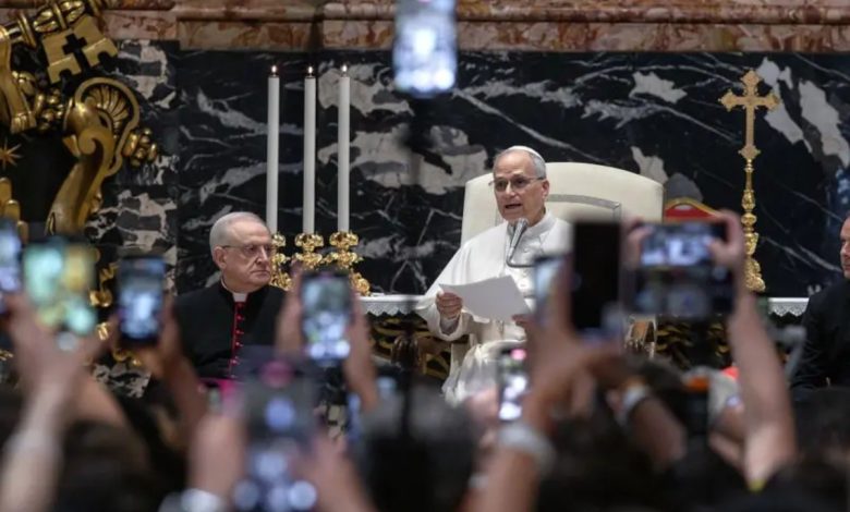 O recado do papa Leão XIV sobre a inteligência artificial em seu primeiro 'cartão de visitas' ao completar um ano de pontificado