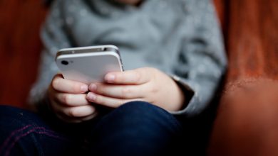 ONU alerta que proteção de crianças e adolescentes no ambiente digital é 'prioridade urgente' e que limitar idade não basta