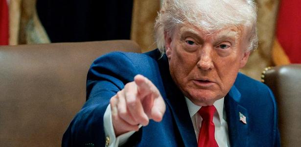 Donald Trump assinou decreto que orienta diferentes departamentos do país a garantirem acordos com desenvolvedores de IA para testar seus modelos