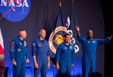 09.jun.26 - Os astronautas Randy Bresnik, Luca Parmitano, Frank Rubio e Andre Douglas são apresentados como a tripulação da missão Artemis 3 da NASA, durante evento no Centro Espacial Johnson da NASA em Houston, Texas, EUA