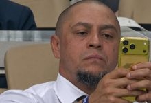 'iPhone de ouro' de Roberto Carlos viraliza durante jogo do Brasil