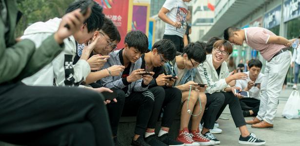 teles da China testam cobrança de IA na conta
