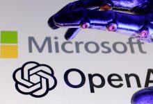Logotipos da OpenAI (criadora do ChatGPT) e da Microsoft em ilustração