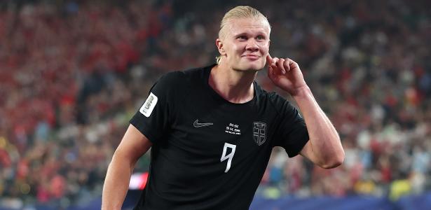 Haaland celebra gol em Noruega x Senegal, duelo da Copa do Mundo