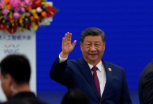 17.jul.26 - O presidente chinês, Xi Jinping, discursa na cerimônia de abertura da Conferência Mundial de Inteligência Artificial em Xangai, na China