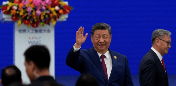 17.jul.26 - O presidente chinês, Xi Jinping, discursa na cerimônia de abertura da Conferência Mundial de Inteligência Artificial em Xangai, na China