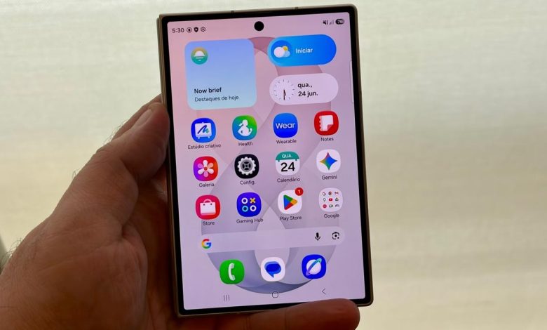 Galaxy Z Fold8: Samsung lança celular dobrável com tela quadrada para concorrer com iPhone