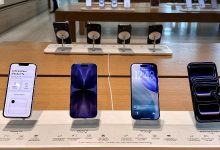 29.jun.2026 - iPhones são exibidos em loja da Apple em Mumbai, na Índia