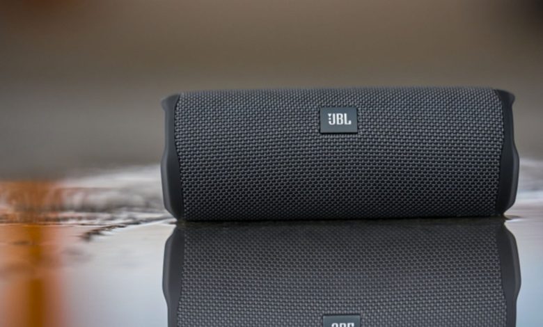 JBL Flip Essential 3 SE é lançada no Brasil com bateria para 12 horas