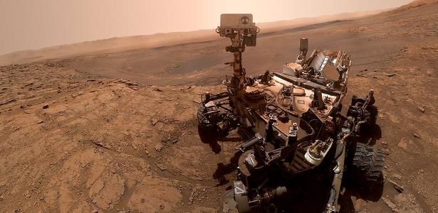 Rover Curiosity em atividade em Marte; Nasa considera enviar "jipe" semelhante para a  Lua