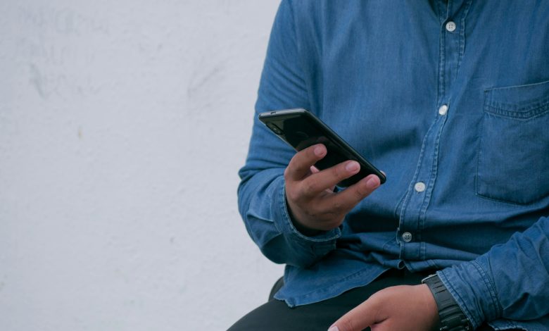 Uso de internet chega a 90,5% dos brasileiros, e diferença cai entre áreas urbanas e rurais, diz IBGE
