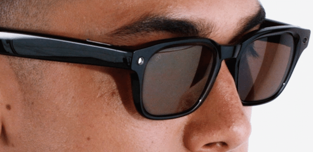 Homem usando Meta Glass