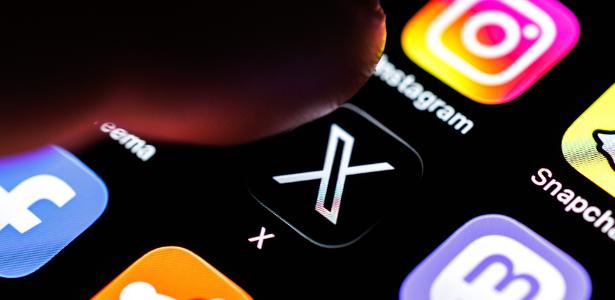 App do X (antigo Twitter) em tela de smartphone