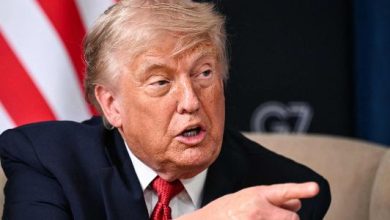 17.jun.2026 - Presidente dos EUA, Donald Trump, gesticula durante reunião do G7 realizada em Evian, na França