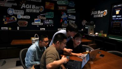 Cerveja, DeepSeek e robôs: conheça o bar que virou ponto de encontro da turma da IA na China