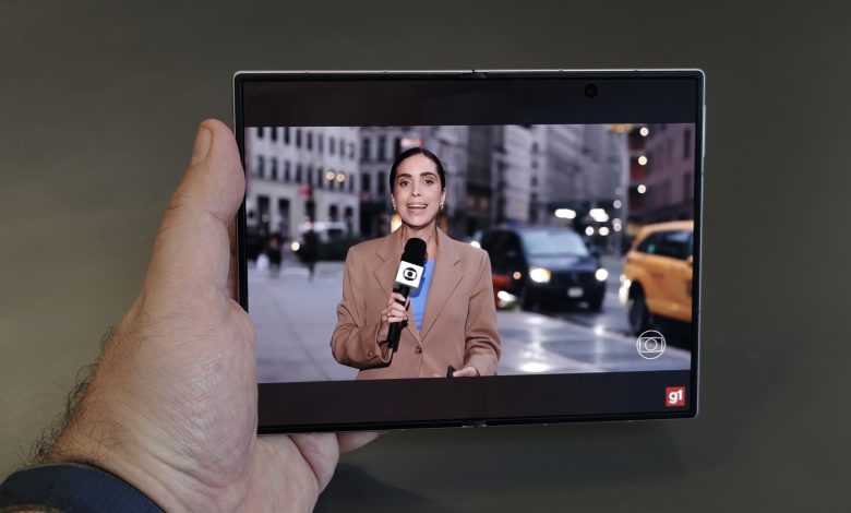 Galaxy Z Fold8: dobrável da Samsung vira 'mini tablet' ao abrir; veja primeiras impressões