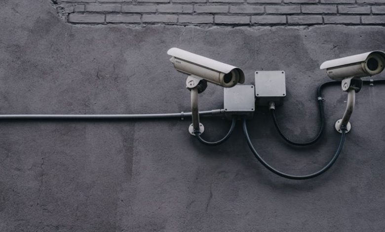 Ativistas hackeiam câmeras de trânsito e expõem vigilância de carros e pedestres