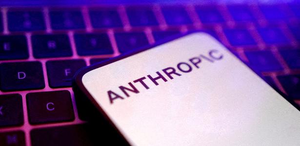 Campanha usou agentes do assistente de IA da Anthropic, Claude, para gerar documentos diversos, conteúdo para publicação nas redes sociais e testemunhos sobre o Sudão