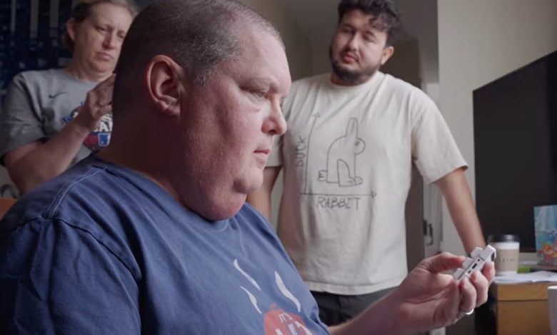 Homem diagnosticado com ELA volta a falar usando chip cerebral
